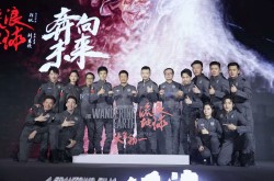 秦岚献唱央视网络春晚《十二美人图》演绎中国风！美人锁骨